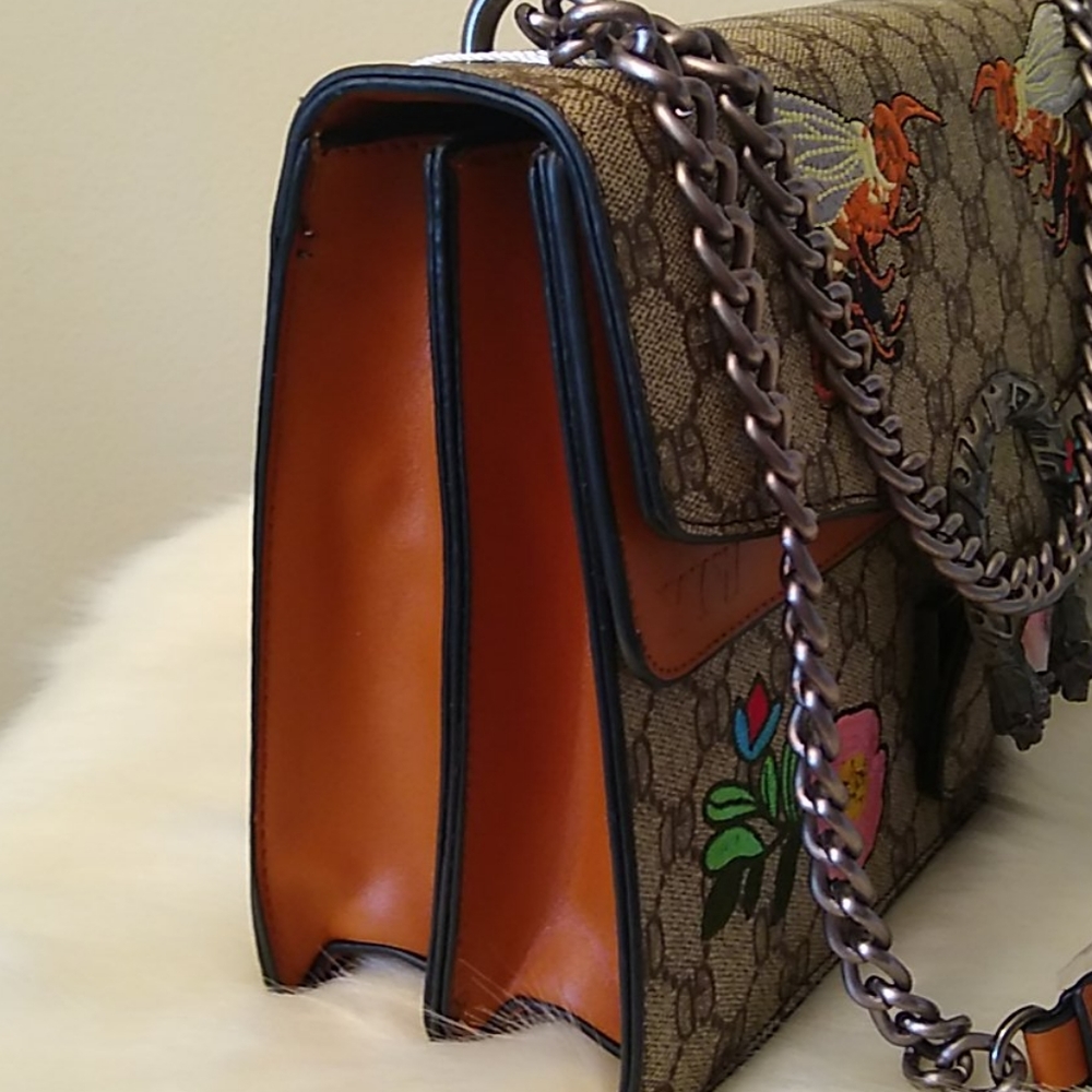 Bee and Roses GD Pattern Crossbody Shoulder Bag - Picture 5 of 8